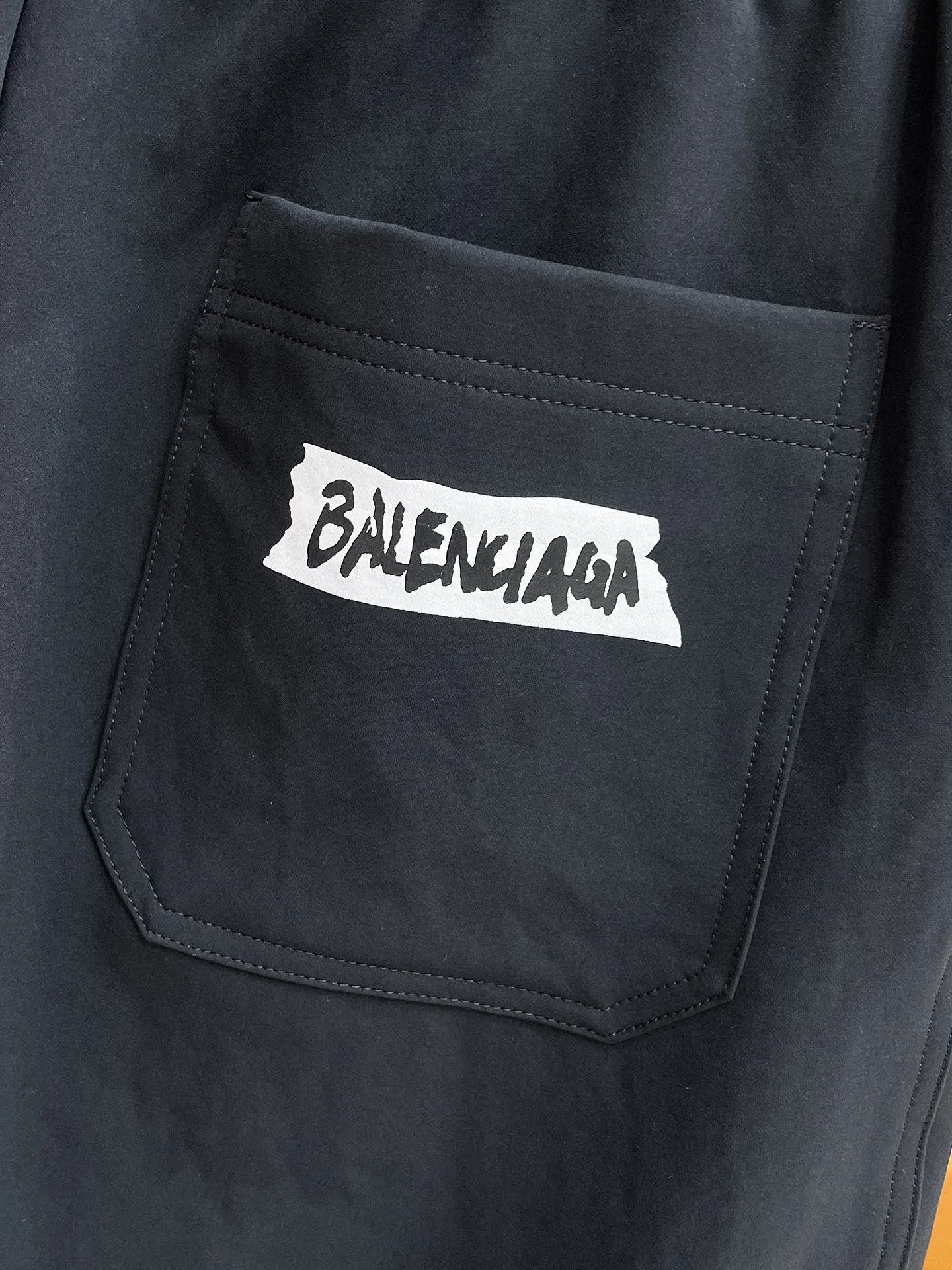 Balenciaga [High Version] 2026 Autumn and Winter latest products, available at counters at the same time, Original product, fashionable casual trousers and casual trousers, using imported original fabrics, top-grade embroidery 🪡 craft letter pattern logo, original hardware accessories decoration, simple yet fashionable, fashionable and handsome upper body, Sizes: M-3XL